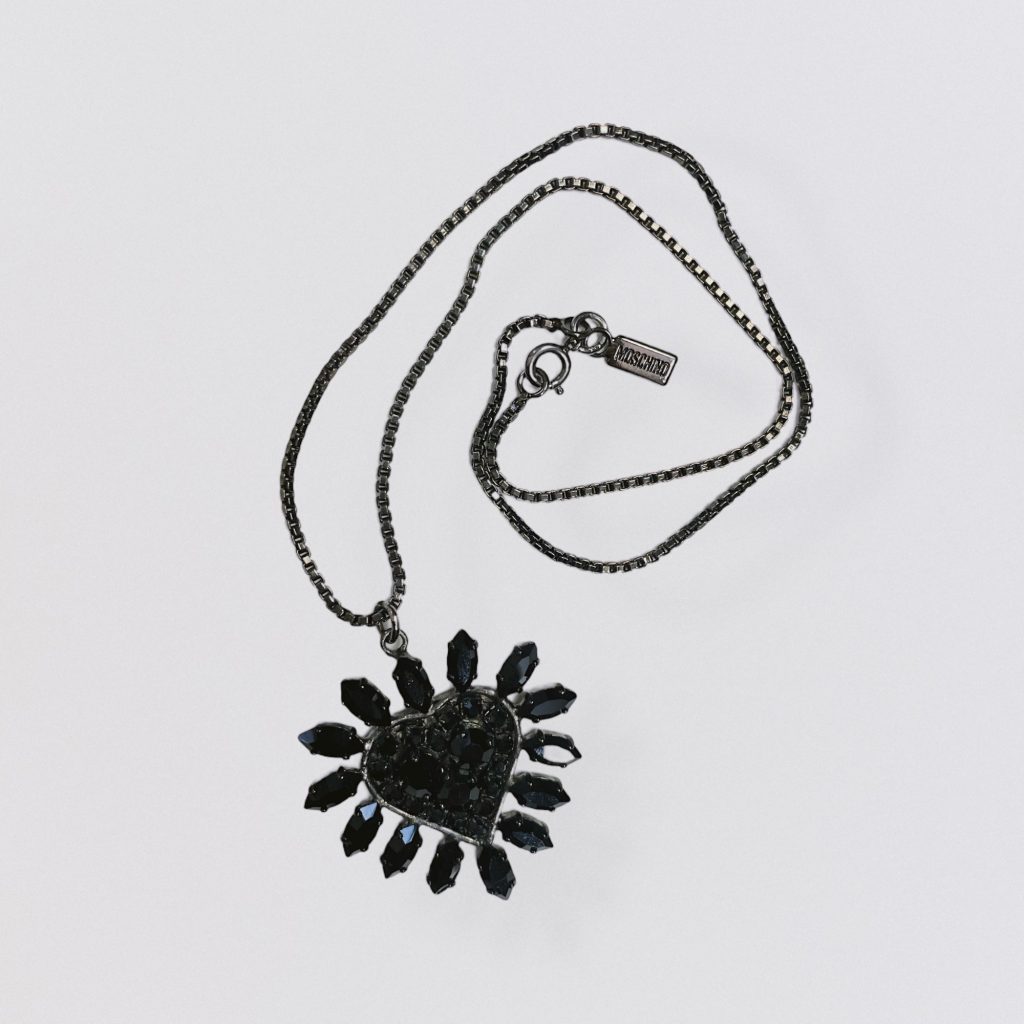 MOSCHINO – metal and black rhinestones heart pendant necklace