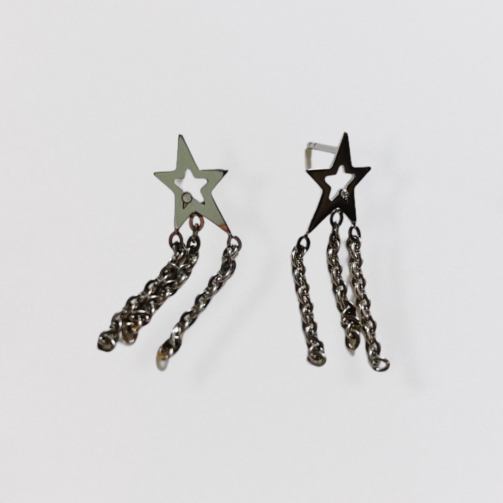 THIERRY MUGLER – silver star earrings with mini chains