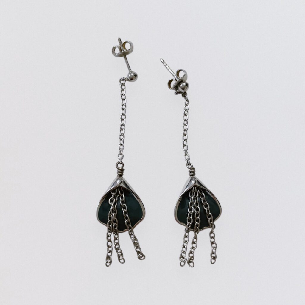NINA RICCI – Silver metal dangling earrings