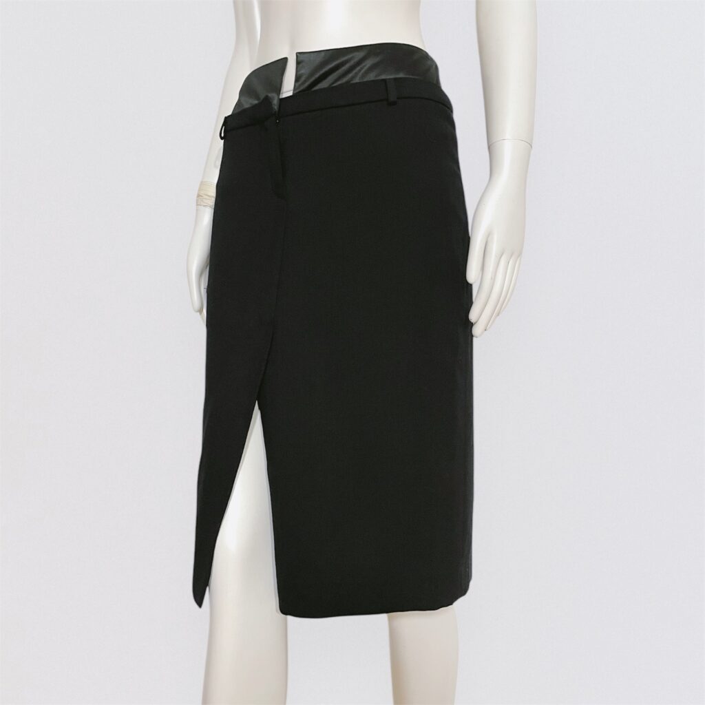 LA PERLA – Wool pencil skirt with satin details
