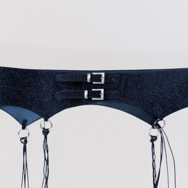 BLUMARINE – Black low-rise belt with rings & fringes - Image 2