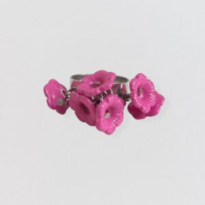 Vintage 00s silver metal ring with mini pink flowers