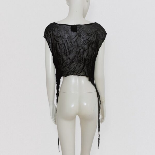 BICHE DE BERE – Asymmetric crinkled black crop top - Image 5