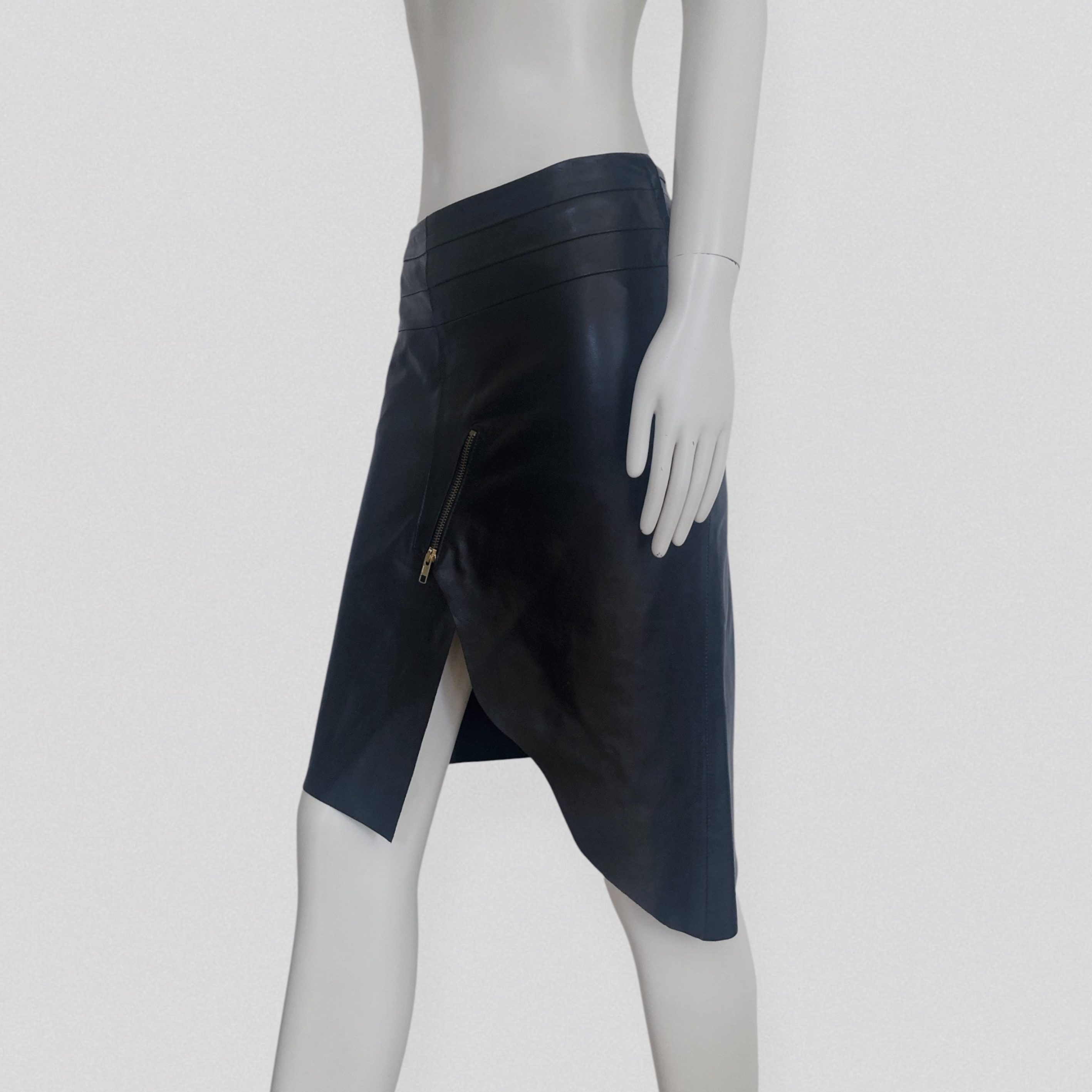 Vintage 90s MARIELLA BURANI Black asymmetrical leather skirt with zipper detail 2